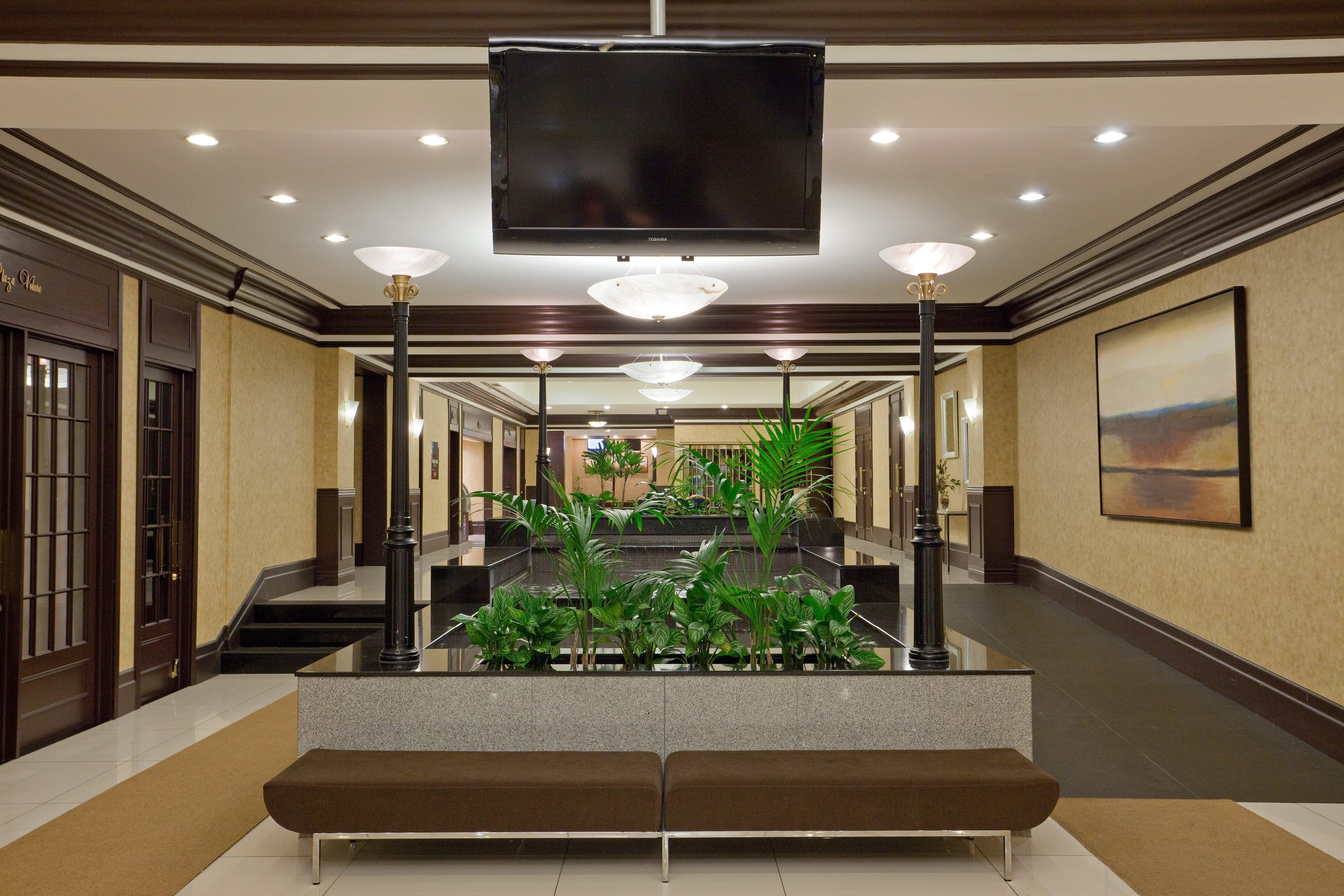 Armon Plaza Montreal Airpt, Trademark Collection By Wyndham Kültér fotó